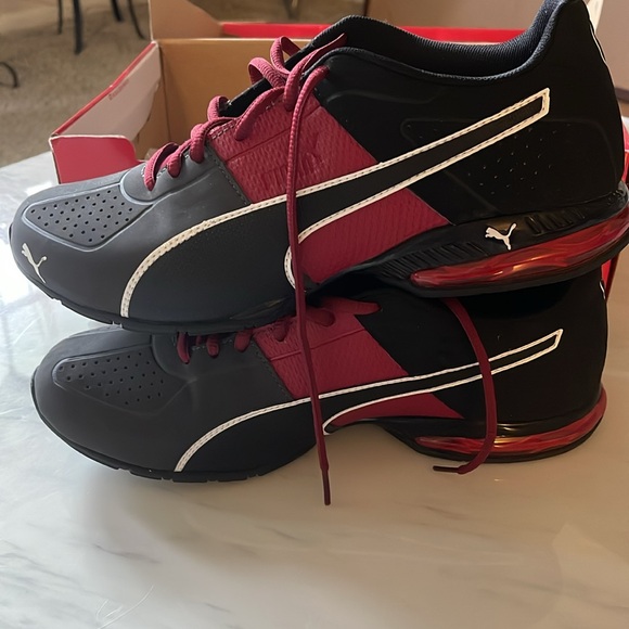 Men’s Puma’s Size 9 - Picture 3 of 3